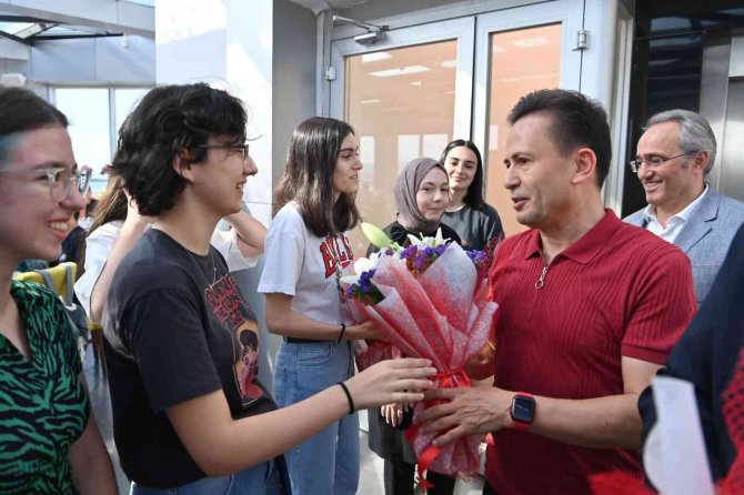 Tuzla’da ‘Üniversite Tercih Ve Kariyer Buluşması’ Düzenlendi