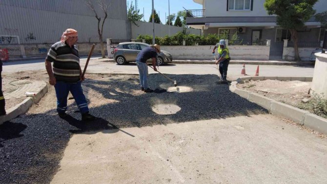 Yunusemre’den 2 Mahallede Asfalt Çalışması