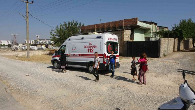 Eşini Kafasına Taşla Vurup Yaraladı