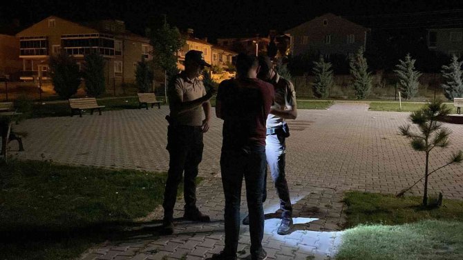 Emirdağ’da Mahalle Ve Çarşı Bekçileri Emniyet Teşkilatının Gözü Kulağı Oldu