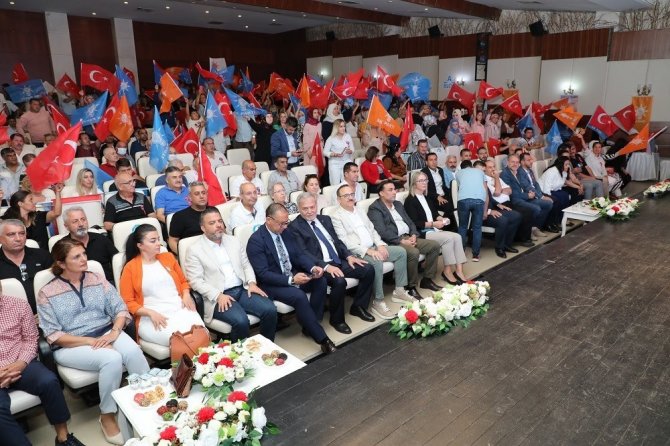 Ak Parti İ̇zmir’de “Türkiye’nin Kazanımları Ve 2023’ün Önemi’ Programı Konak’tan Başladı