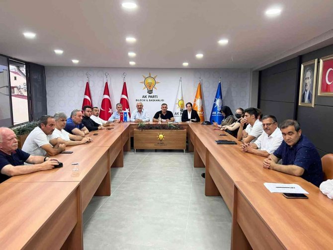 Ak Parti’de İstişareler Sıkılaştırıldı