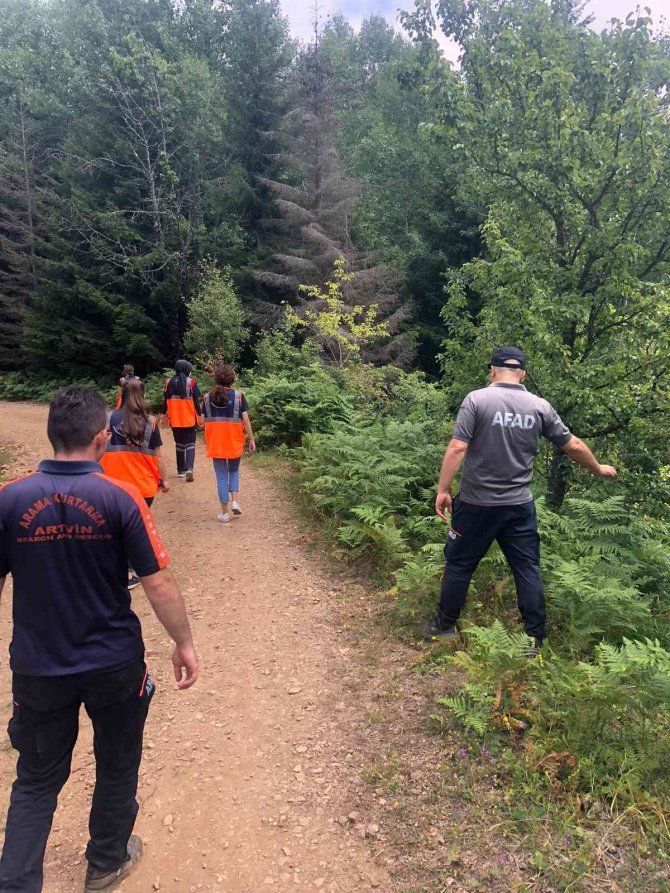 Artvin’de Kayıp Yaşlı Adam İçin Ekipler Seferber Oldu