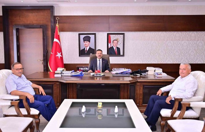 Aydın Ticaret Borsası, Vali Aksoy’a Aydın İnciri Takdim Etti