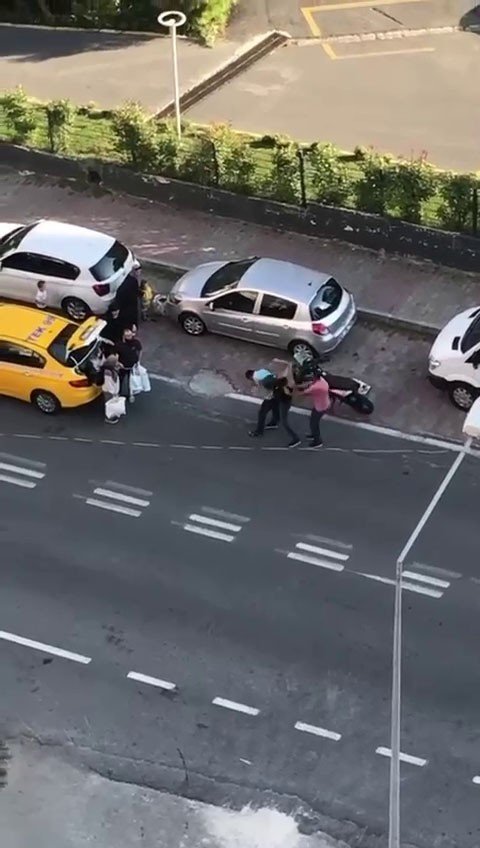 Yol Verme Tartışmasında Yumruklar Konuştu; O Anlar Kameraya Yansıdı