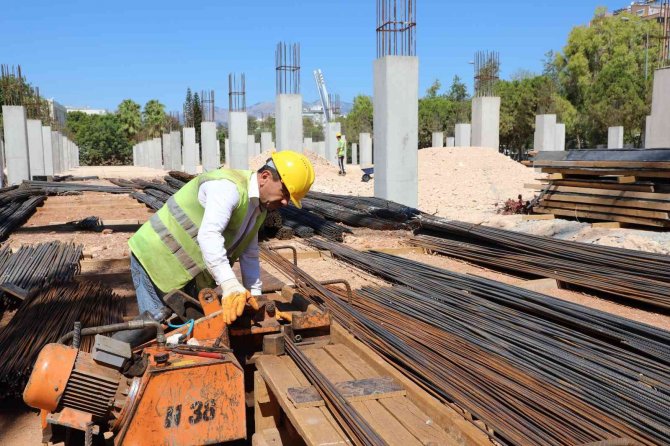 Akdeniz Üniversitesi Katlı Otoparkının Yüzde 60’ı Tamamlandı