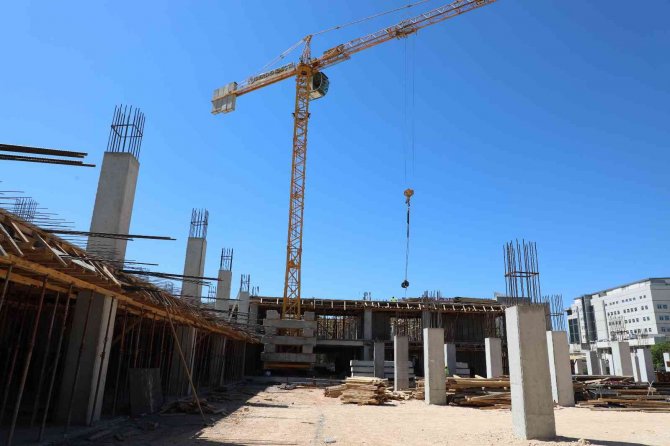 Akdeniz Üniversitesi Katlı Otoparkının Yüzde 60’ı Tamamlandı