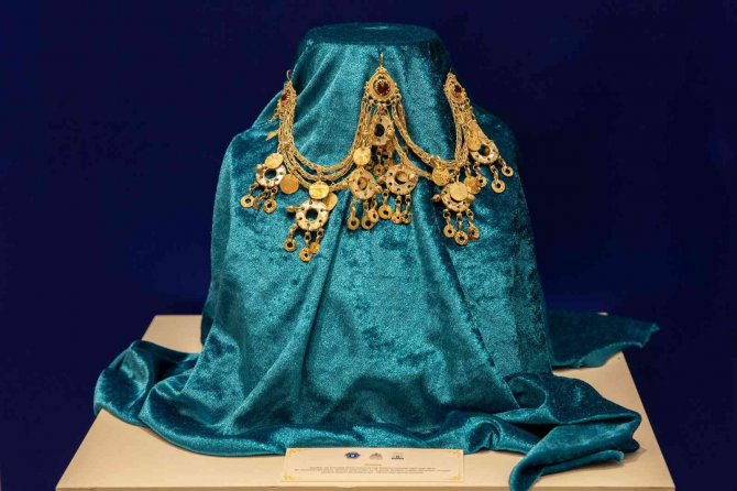 Türkmen Takılarına Modern Yorum