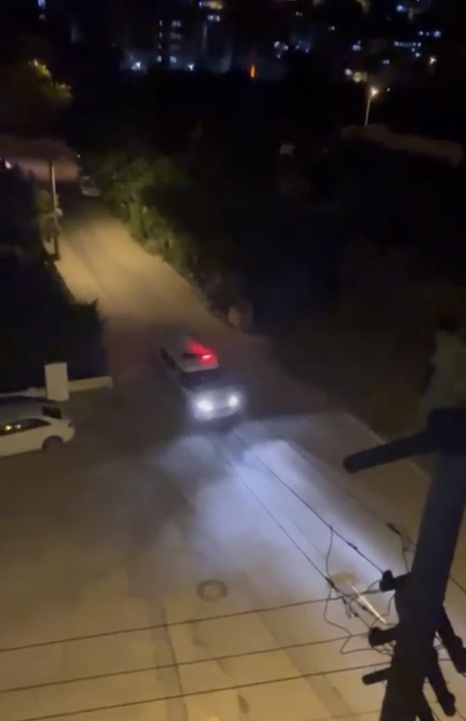 Bursa’da Polis Şehir Merkezine İnen Domuzu Sirenle Kovaladı