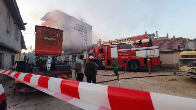 Bursa’da Müstakil Evde Korkutan Yangın