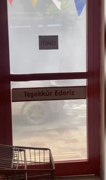 Bursa’da Seyir Halindeki Hafif Ticari Araç Alev Alev Yandı