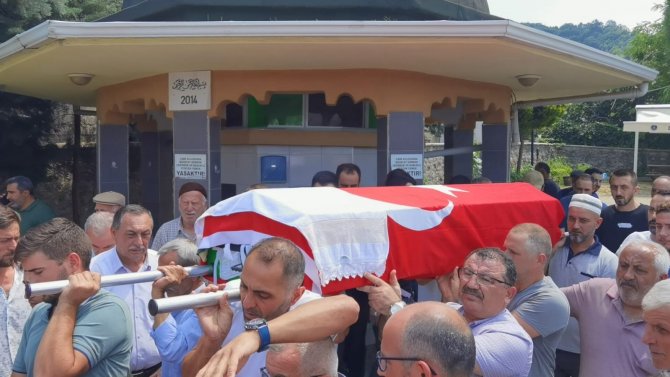 Kazada Ölen 3 Kişi Gözyaşlarıyla Defnedildi