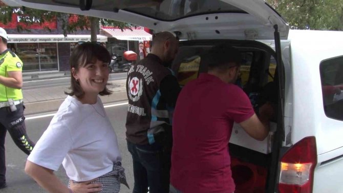 Kadıköy’de Dronlu Trafik Denetimine Takılan Sürücü: ’Çekin Güzel Çekin’