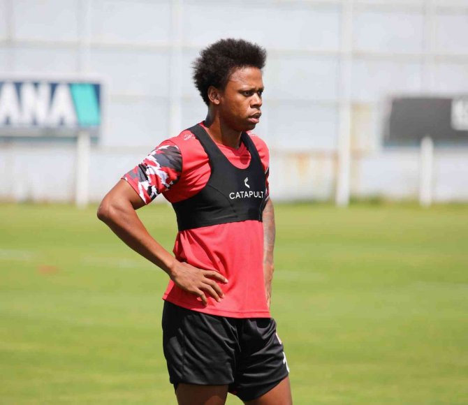 Sivasspor’un Yeni Transferi Clinton N’jie İlk İdmanına Çıktı