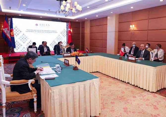 Çavuşoğlu: “Tahıl Anlaşmasının Bir Müzakere Zemini Hazırlamasını Ümit Ediyoruz”