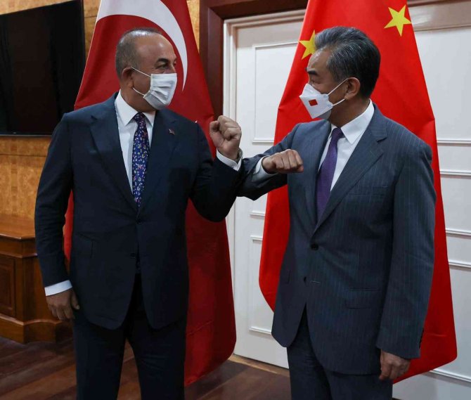 Çavuşoğlu, Çinli Mevkidaşı Wang Yi İle Görüştü
