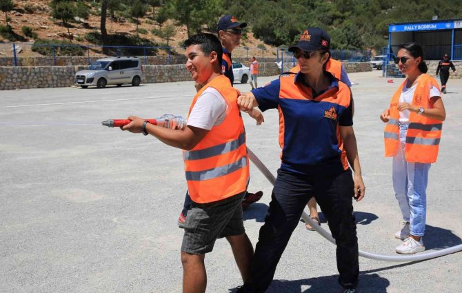 Eğitimli Mahalle Afet Gönüllüleri İle Bodrum Afetlere Hazır