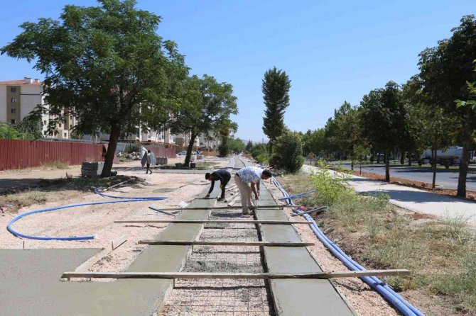 Elazığ’da 7 Bin 200 Metrelik Bisiklet Yolunun Yapımı Sürüyor