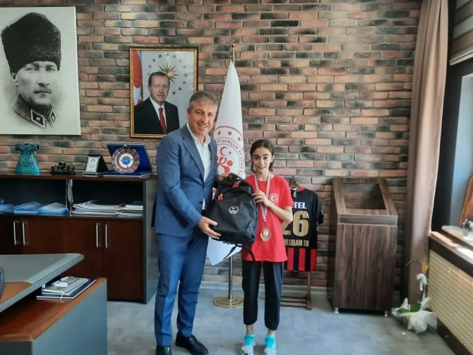 İ̇rem İ̇şel Taekwondo Türkiye Üçüncüsü Oldu
