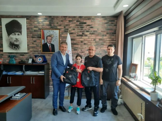 İ̇rem İ̇şel Taekwondo Türkiye Üçüncüsü Oldu