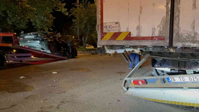 Hurdaya Dönen Araçta 2’si Ağır 5 Kişi Yaralandı