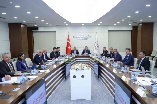 Gıda Ve Tarımsal Ürün Piyasaları İ̇zleme Ve Değerlendirme Komitesi Toplandı