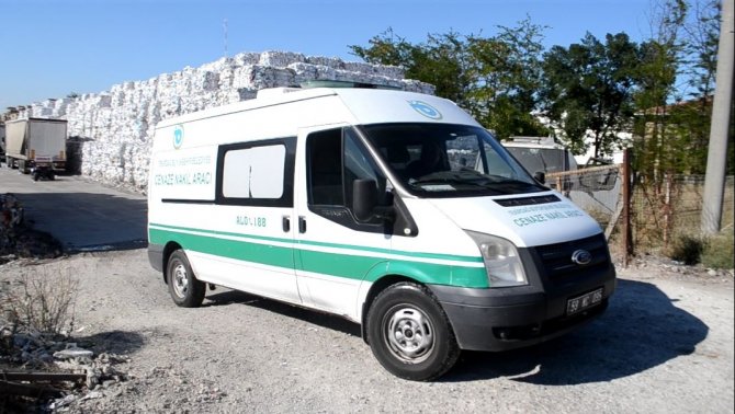 Tır Dorsesinde Şoke Eden Olay: Kağıt Balyaların Arasında Sıkışmış Erkek Cesedi Bulundu