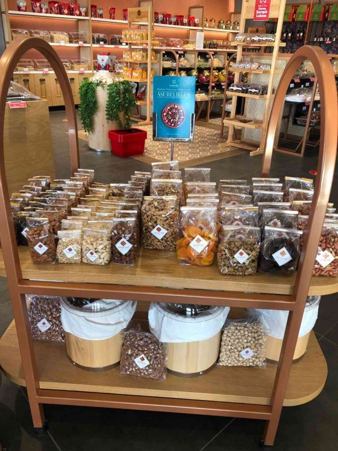 Ufresh, Lezzetli Bir Aşurenin Nasıl Yapılabileceğini Paylaştı