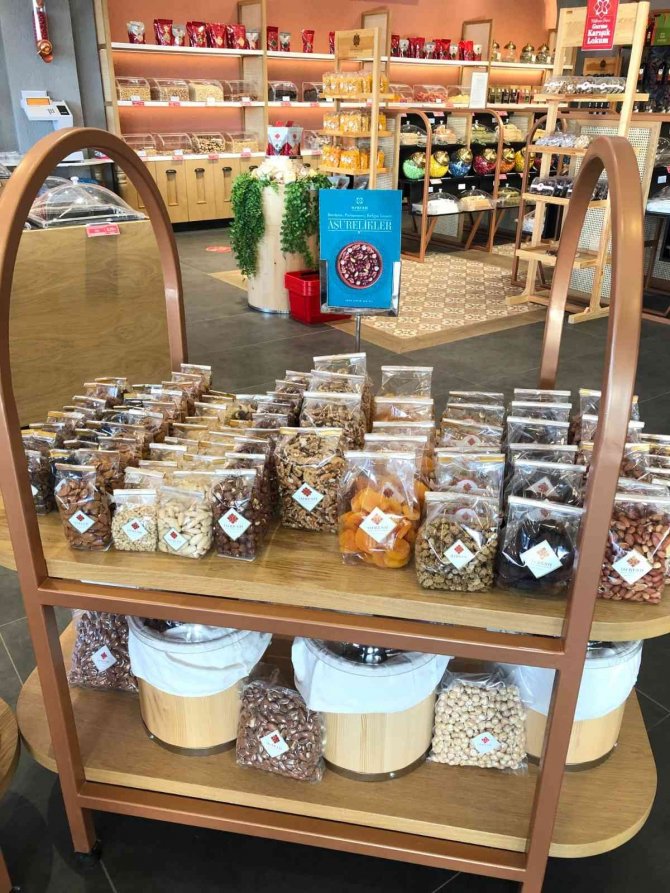 Ufresh, Lezzetli Bir Aşurenin Nasıl Yapılabileceğini Paylaştı