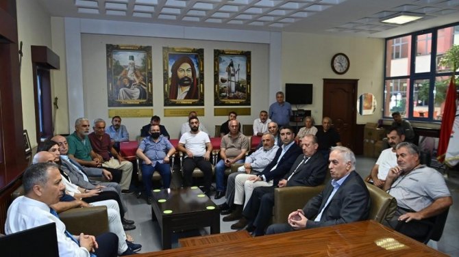 İ̇stanbul Valisi Ali Yerlikaya Cemevlerini Ziyaret Etti