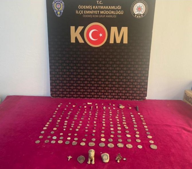 İ̇zmir’de 188 Parça Tarihi Eser Ele Geçirildi