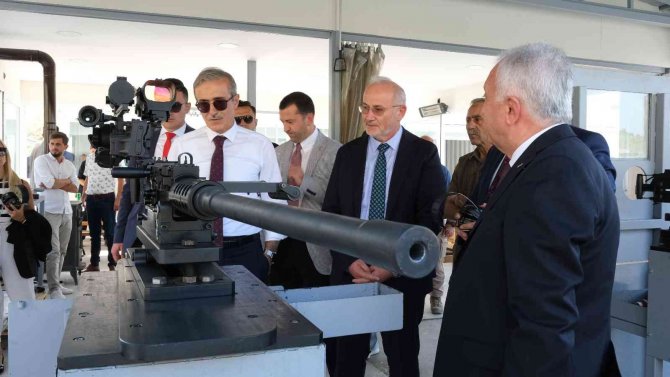 İ̇lk Kez Yerli Ve Milli Üretilen Pmt 12.7 Mm Makineli Tüfek Seri Üretime Geçti