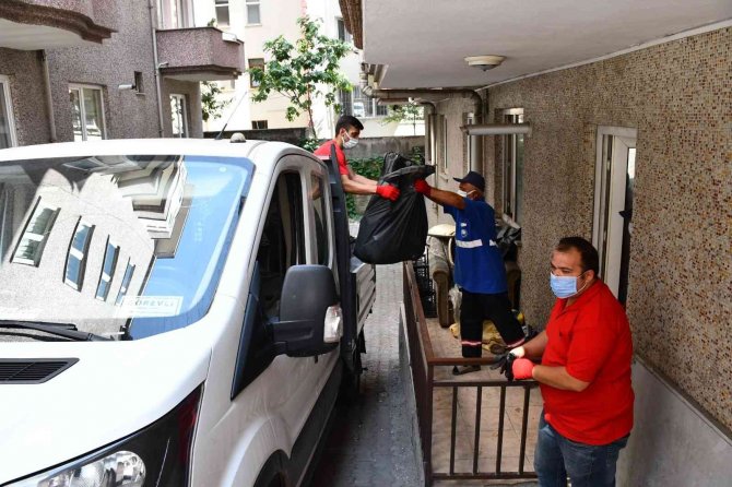 İ̇ki Kamyonet Çöpün Çıktığı Ev Temizlendi