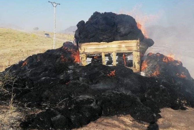 Sap Balyası Yüklü Römorklar Çıkan Yangında Kullanılamaz Hale Geldi