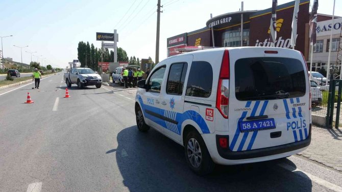 Karşıya Geçerken Pikabın Çarptığı Şahıs Hayatını Kaybetti