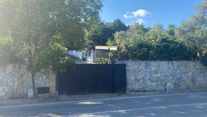Bahçıvan Olarak Çalıştığı Villanın Havuzunda Can Verdi