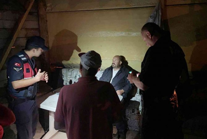 Köyde Kaybolan Adam Ekipler Tarafından Bulundu