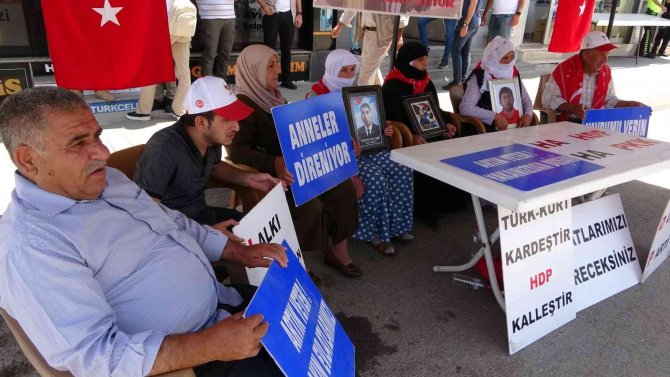 Muş’ta Evlat Nöbetindeki Annelerin Eylemi 68. Haftaya Girdi