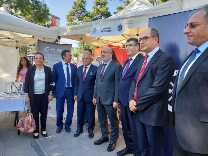 Nevü Rektörü Aktekin, Üniversite Adayı Kayserili Gençlerle Buluştu