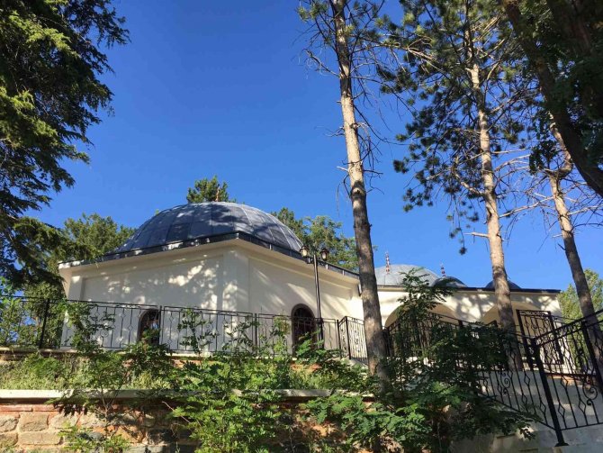 Osman Gazi’ye Müjdeli Haberi Veren Kumral Abdal’ın Türbesi Ziyaretçilerini Bekliyor