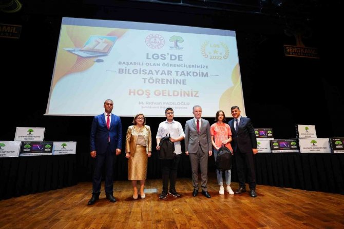 Şehitkamil’deki Başarılı Öğrenciler Ödüllendirildiler