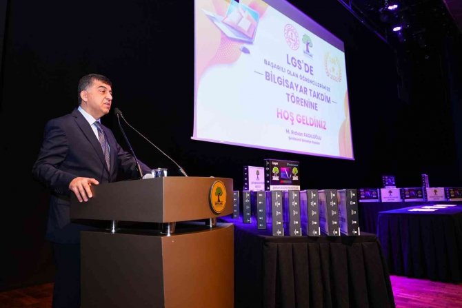 Şehitkamil’deki Başarılı Öğrenciler Ödüllendirildiler