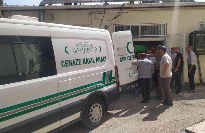 İ̇ki Grubun Silahlı Kavgasında 20 Yaşındaki Genç Öldü