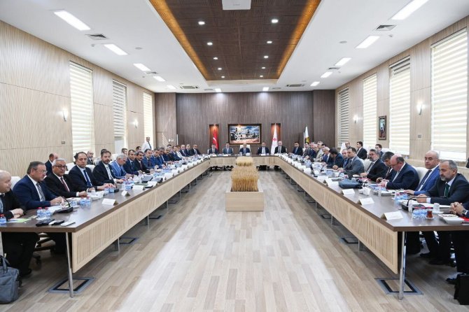 Bakan Kirişci: "Türkiye’nin Tarımda Önceliği Stratejik Ürünlerdir"