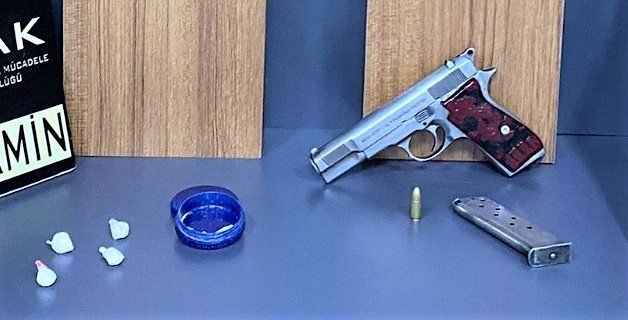 Üst Aramalarında 2 Tacir Yakayı Ele Verdi