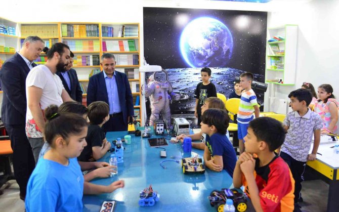 Vali Buhara, Gençlik Merkezinde Gençlerle Sohbet Etti