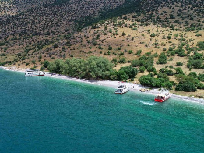 Yeni Korumayla Van Gölü’nün Popülaritesi Artıyor