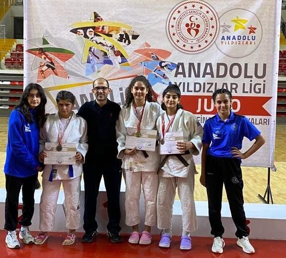 Vanlı Judocular Madalyalarla Döndü