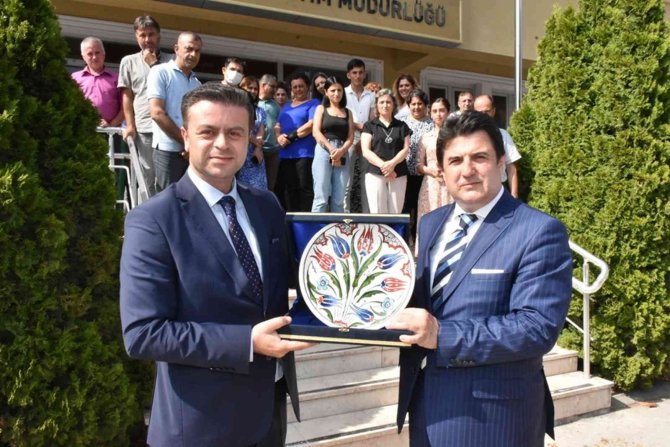 Yalova İ̇l Milli Eğitim Müdürlüğü’nde Devir Teslim Töreni