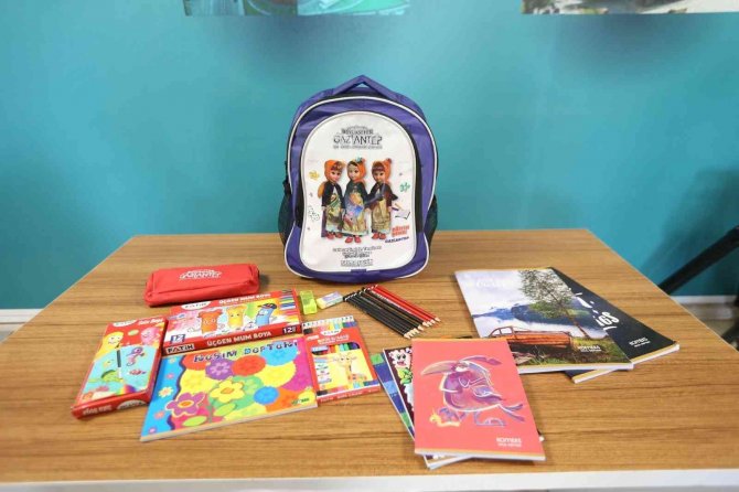 75 Bin İlkokul 1’inci Sınıf Öğrencisine Çanta Ve Kırtasiye Malzemeleri Büyükşehir’den
